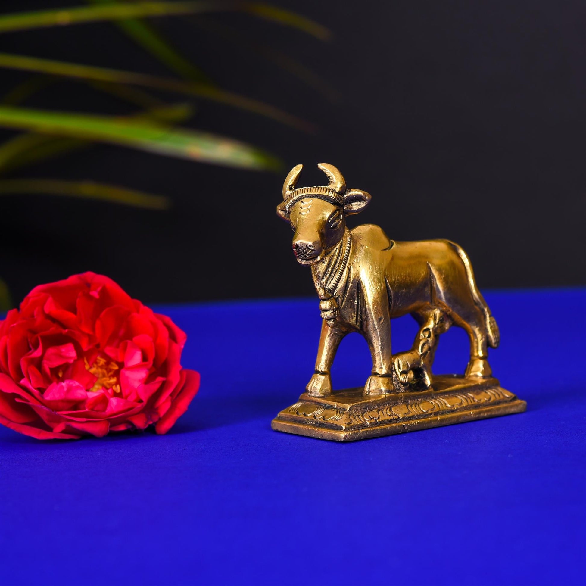 Brass Kamdhenu Cow With Calf Idol (2.3 Inch)