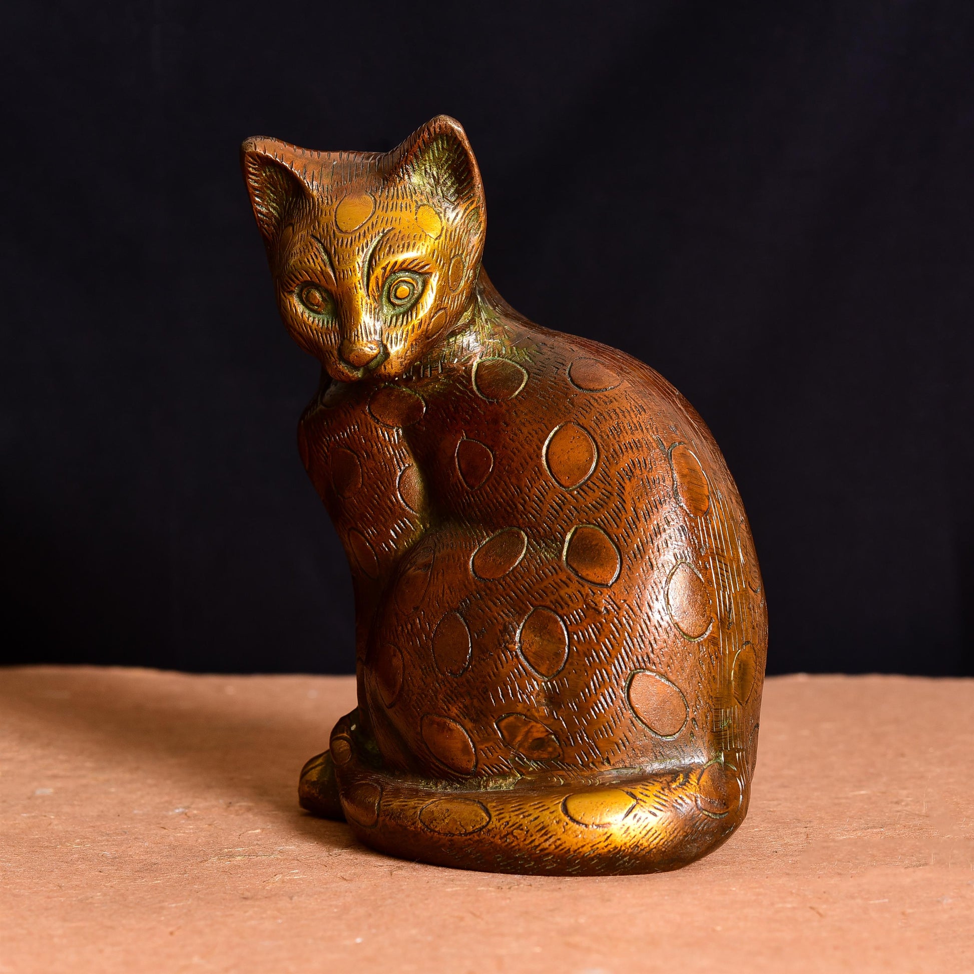Brass Cat Showpiece (8 Inch)