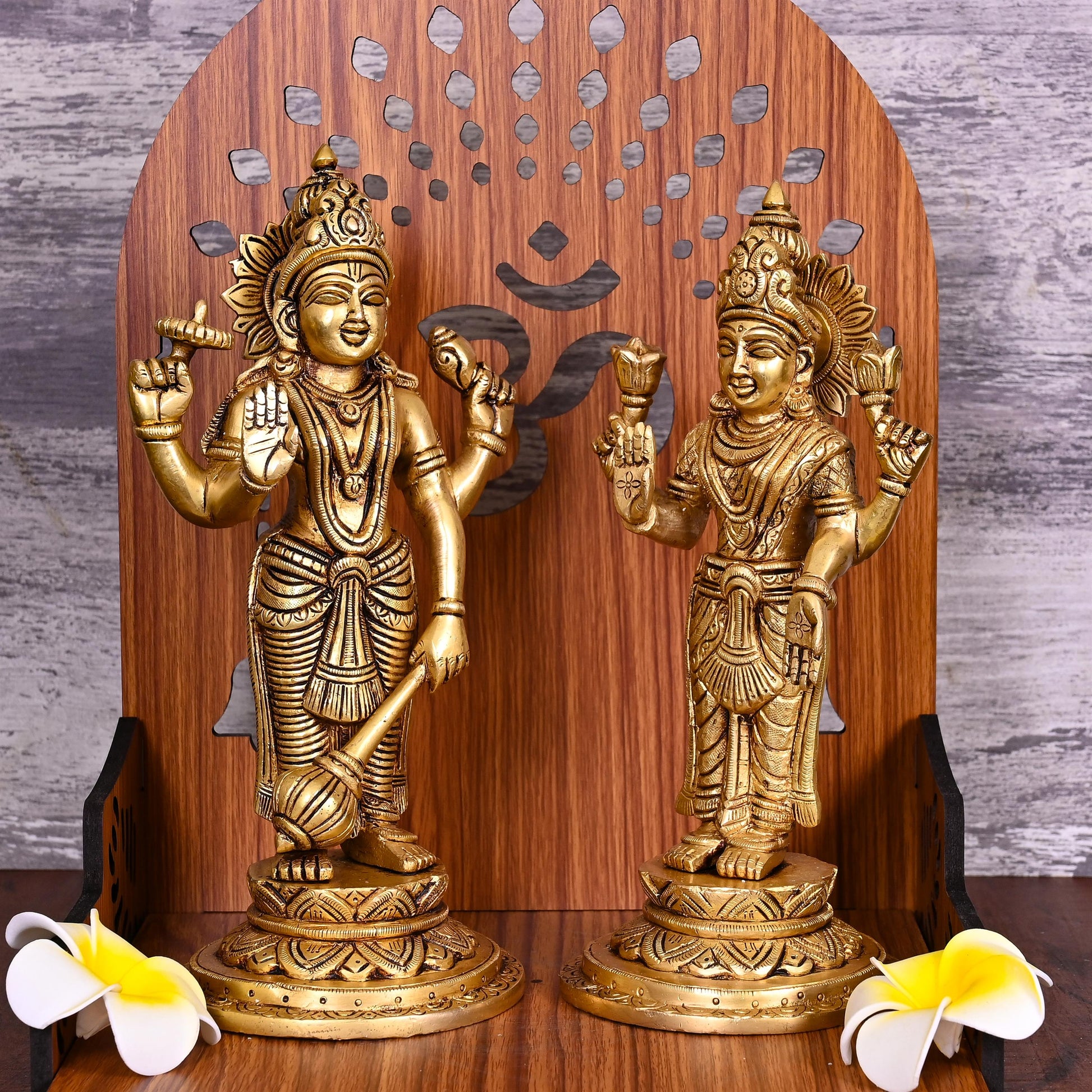 Brass Vishnu Lakshmi Set (9.5 Inch)