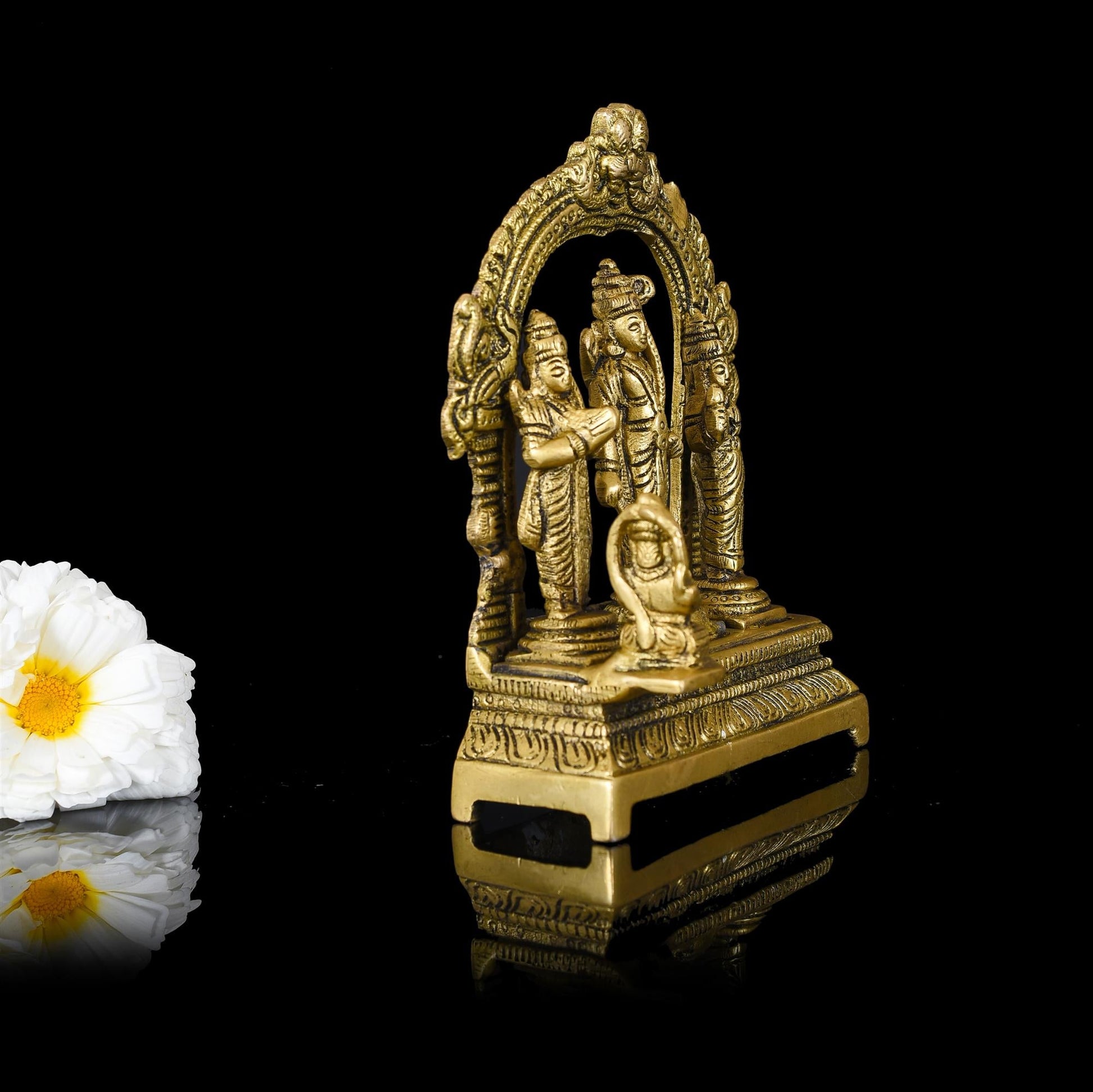 Brass Ram Darbar Statue (6.3 Inch)