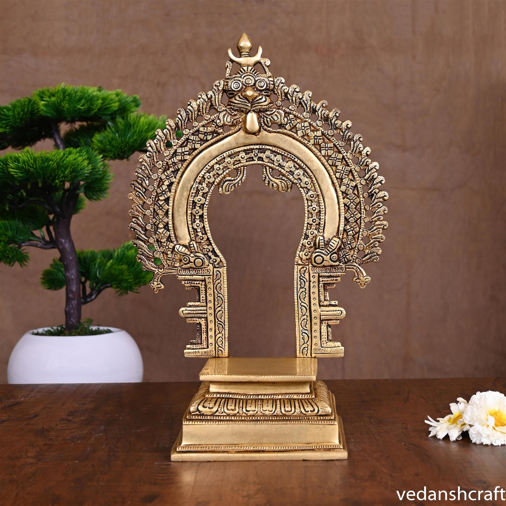 Brass Singhasan With Prabhavali Craft