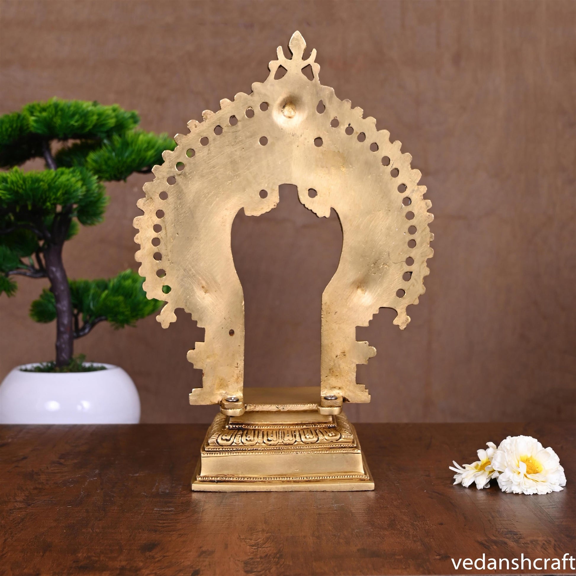 Brass Singhasan With Prabhavali Craft