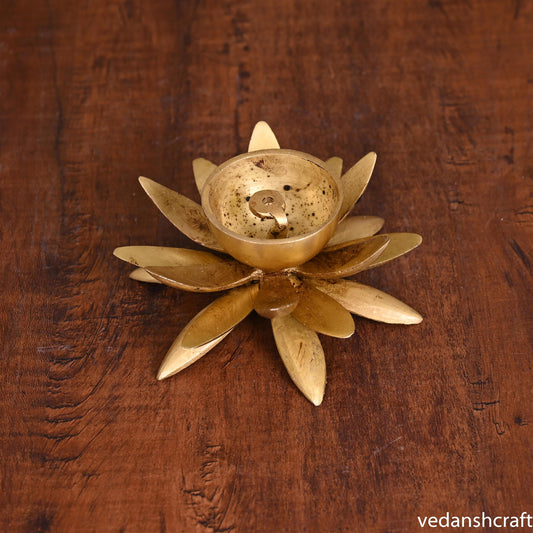Brass Flower Akhand Diya (3 Inch)