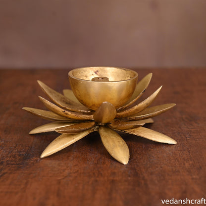Brass Flower Akhand Diya (3 Inch)