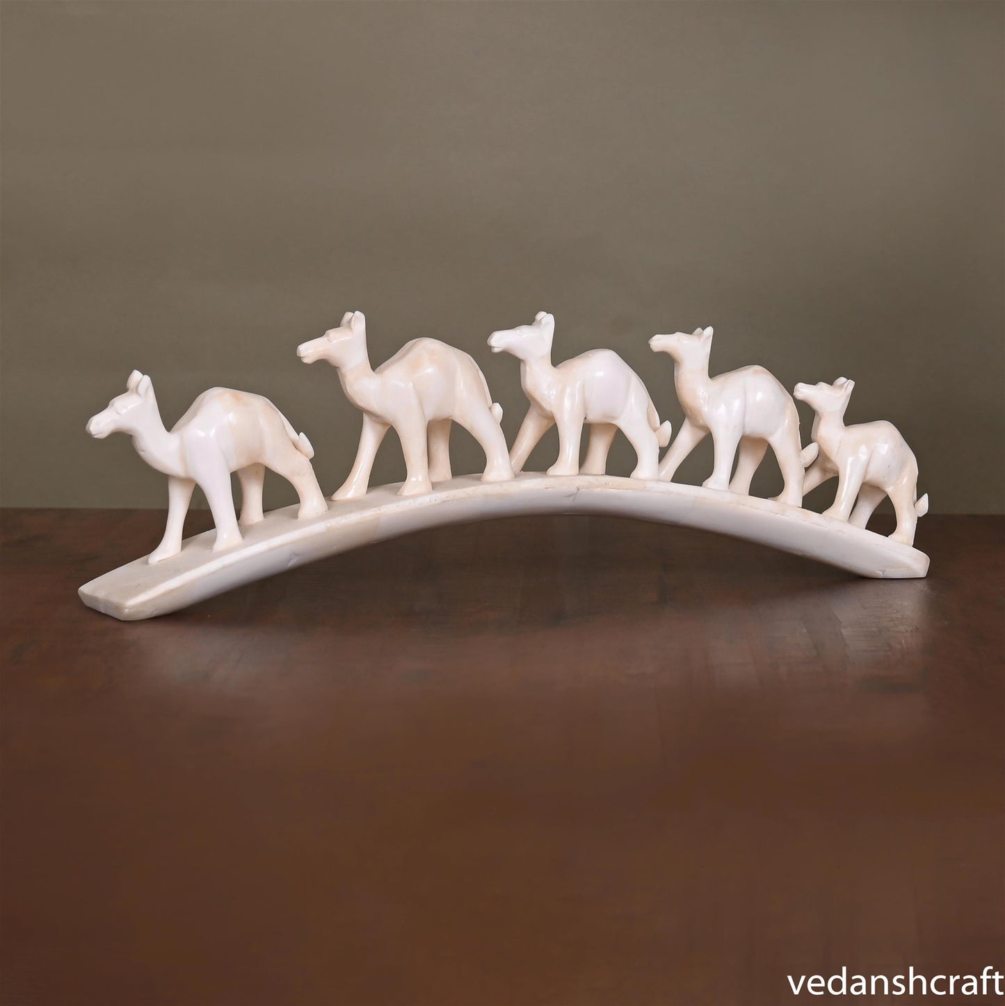Camel Family Showpiece (3.5 Inch)