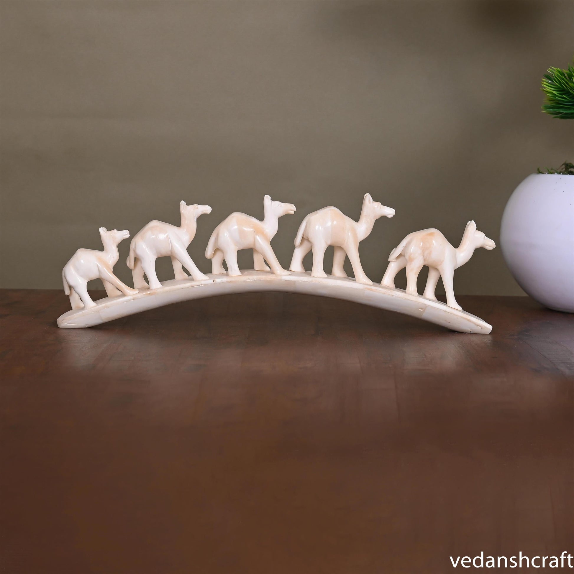 Camel Family Showpiece (3.5 Inch)