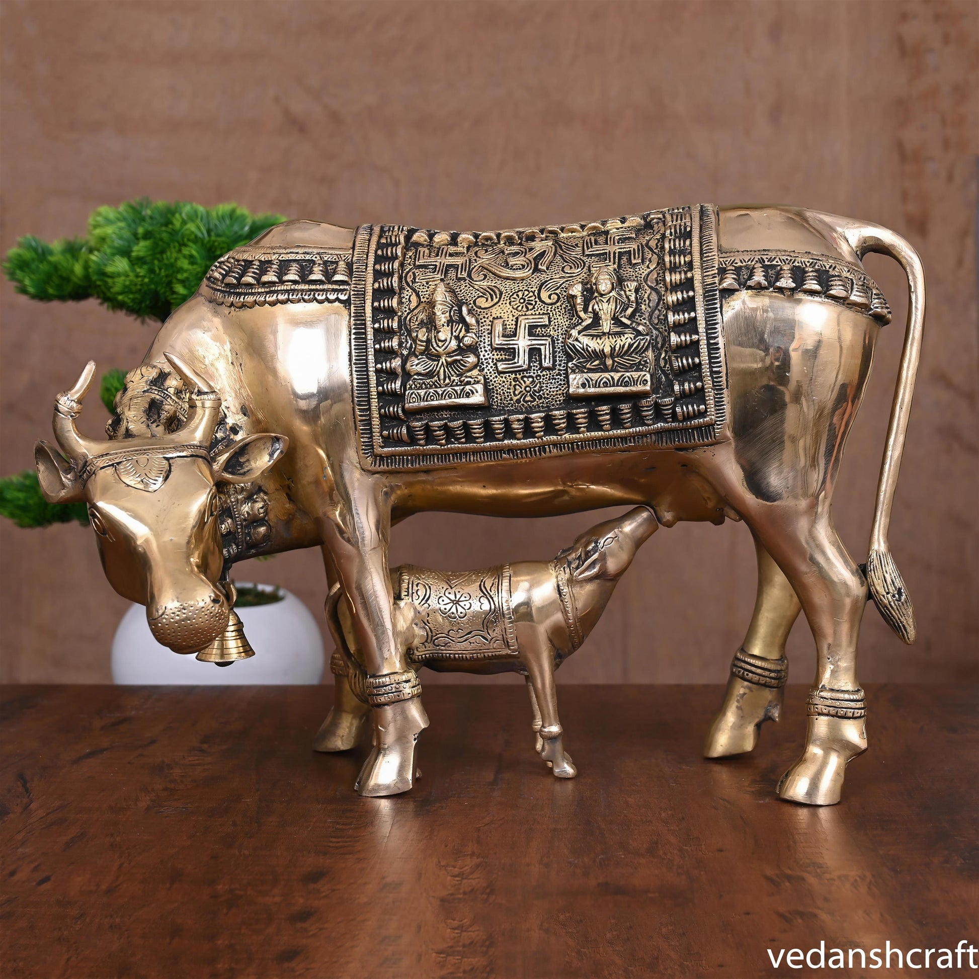 Brass Kamdhenu Cow With Calf Idol (11.5 Inch)