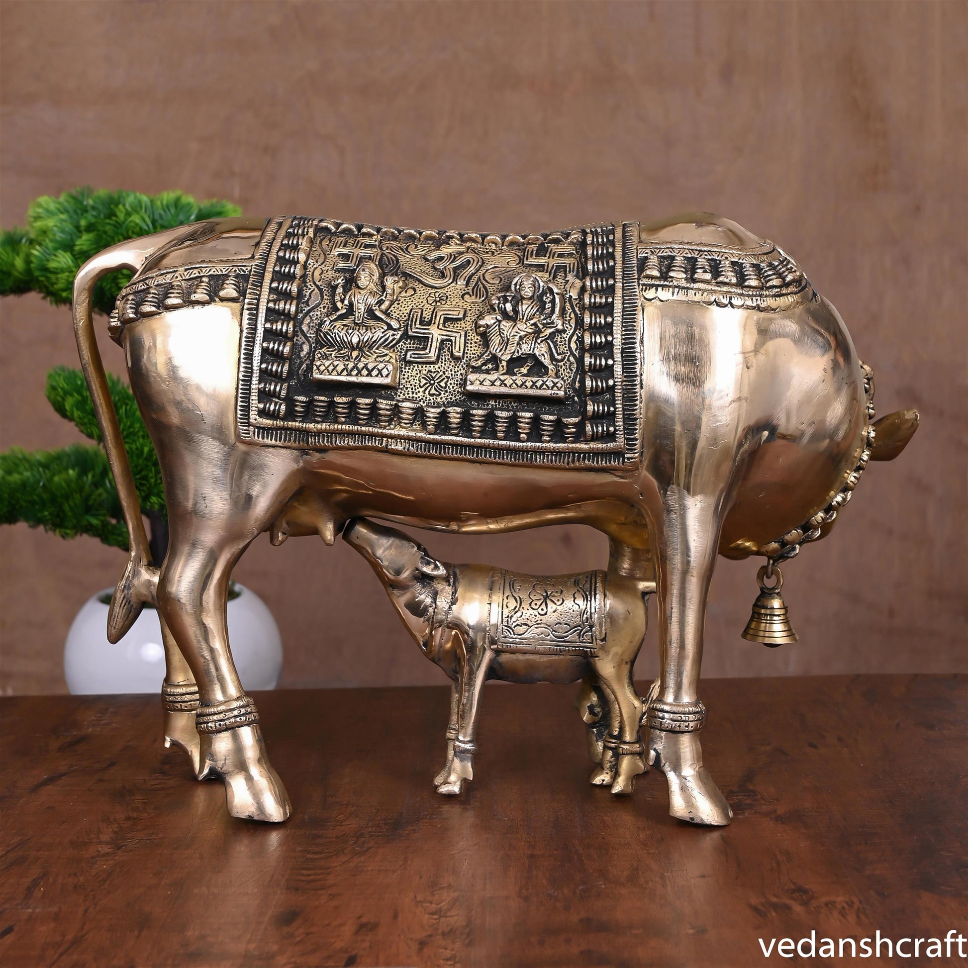 Brass Kamdhenu Cow With Calf Idol (11.5 Inch)