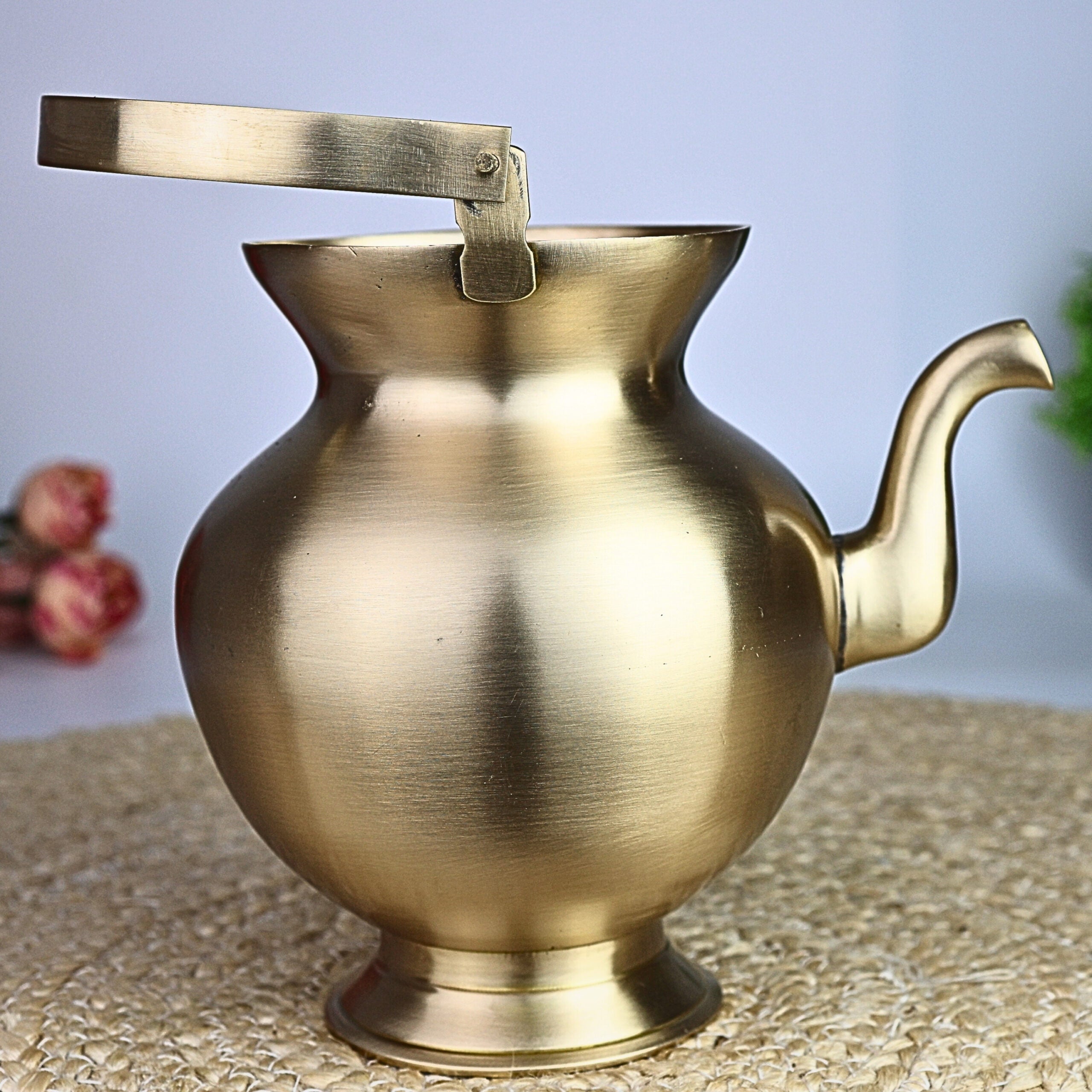 Bhunes Handmade Brass Kamandal, Traditional Ascetic Water Pot, Brass Kamandalu, Pooja Kalash, Ritual Vessel, 1 Litre,Gold, 6.5 Inch, 1 Piece