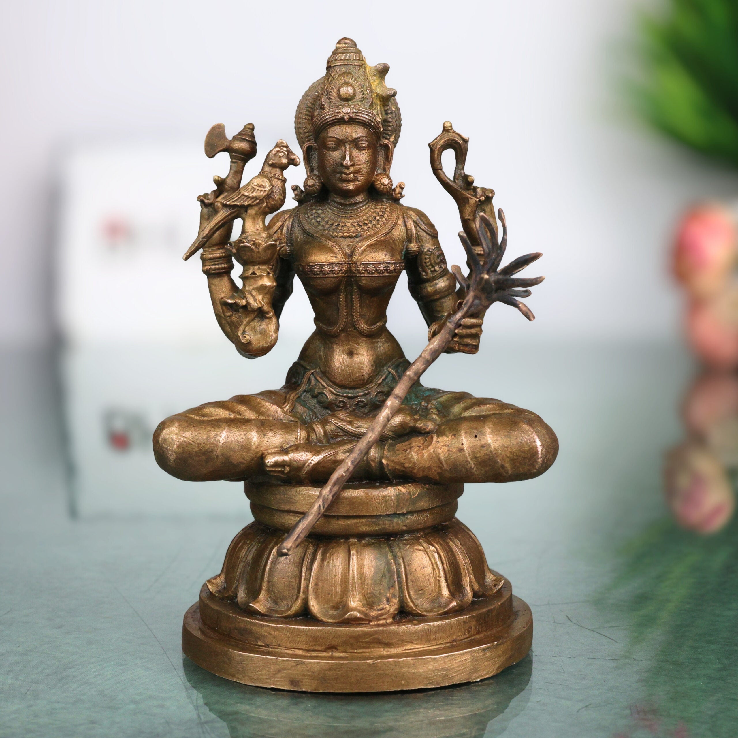 Bronze Kamakshi Amman Idol, Kamatchi Devi Panchaloha, Inspired Vigraham, Kanchi Kamakoti Nayaki Goddess Sculpture , Brown, 4 Inch, 1 Piece