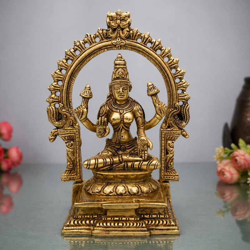 Brass Maha Lakshmi Idol with Prabhavali – Handcrafted Pooja Statue, 7.5 Inch