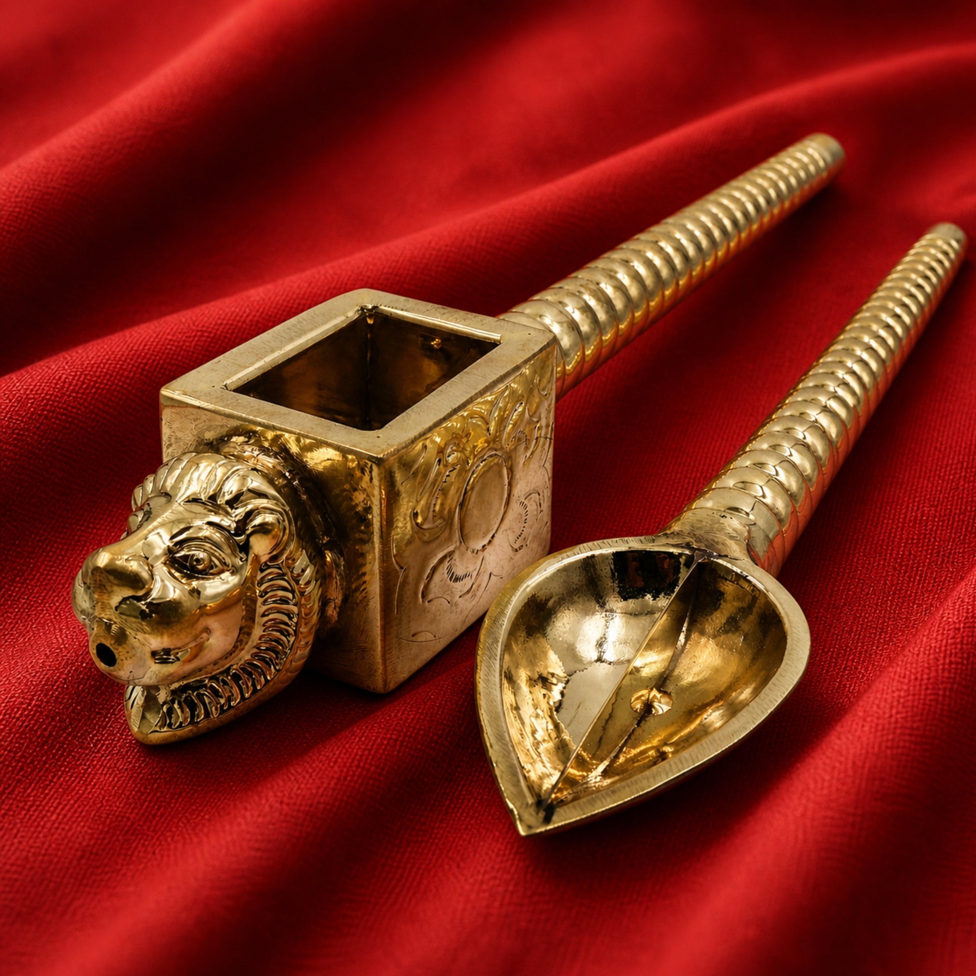 Brass Lion Head Homa Spoon Set For Vedic Sacrifices Yajna, Achamani Spoons For Havan,Gold, 18.5 Inch, 1 Piece