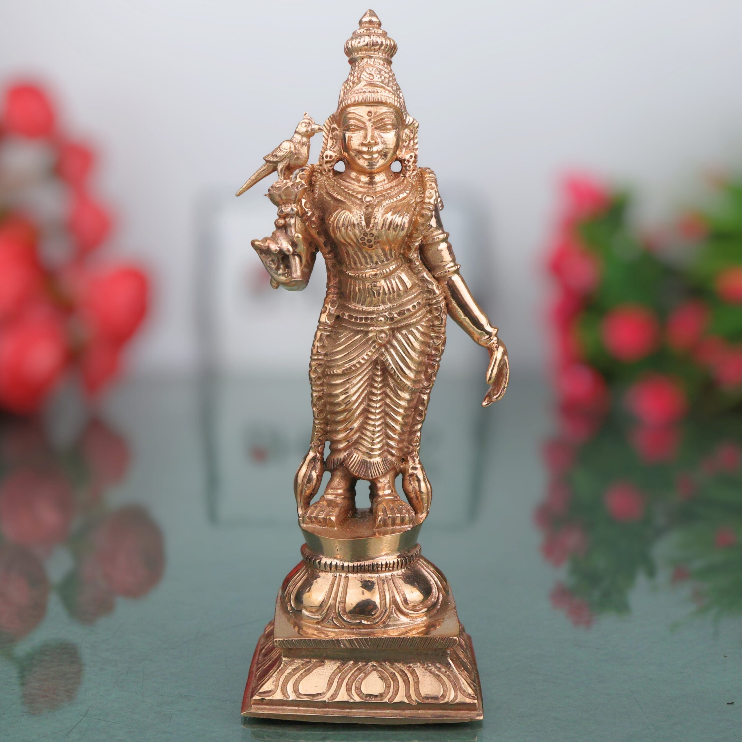 Bronze Meenakshi Amman Idol, Madurai Meenakshi Ambal Sundareshwari Shakti Devi Chola Style Murti for Home Temple Pooja Decor, Gold, 6 Inch, 1 Piece
