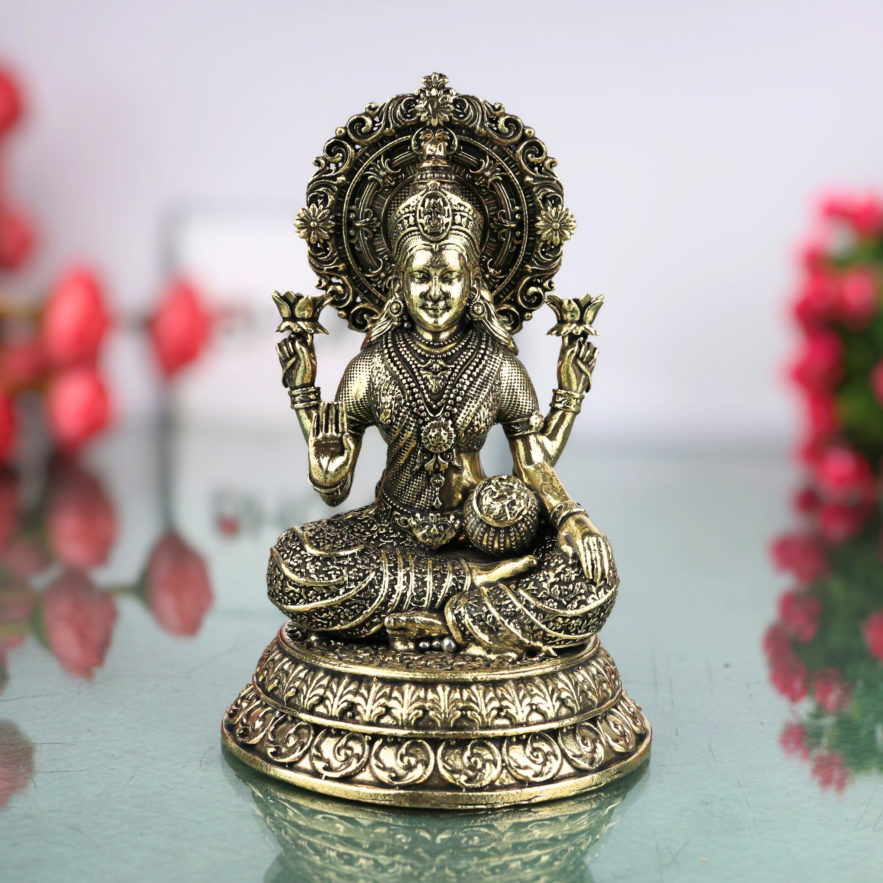 Brass Mahalakshmi Idol Sri Lakshmi Devi Murti Peetal Pital Vigraha Kamala Indira Ashtalakshmi Statue for Puja Mandir Home Decor Gift, Gold, 5.5 Inch, 1 Piece