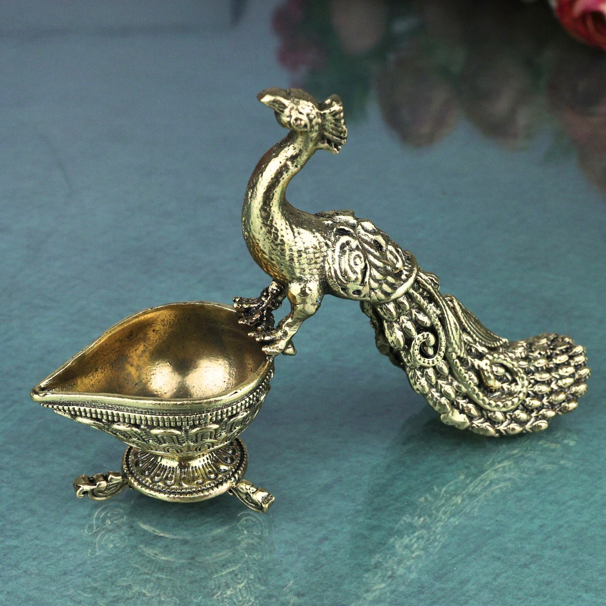Brass Peacock Lamp Idol Mayil Vilakku Mayur Deepam Mor Diya Kuthu Vilakku Pital Peetal Hittale Traditional Temple Pooja Oil Deepak , Gold, 3 Inch, 1 Piece