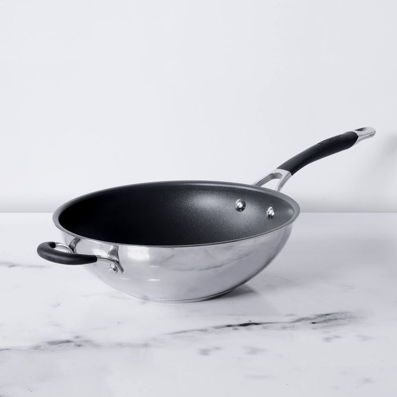 Circulon Momentum Non-Stick 27cm  Stirfry/Wok with Handle