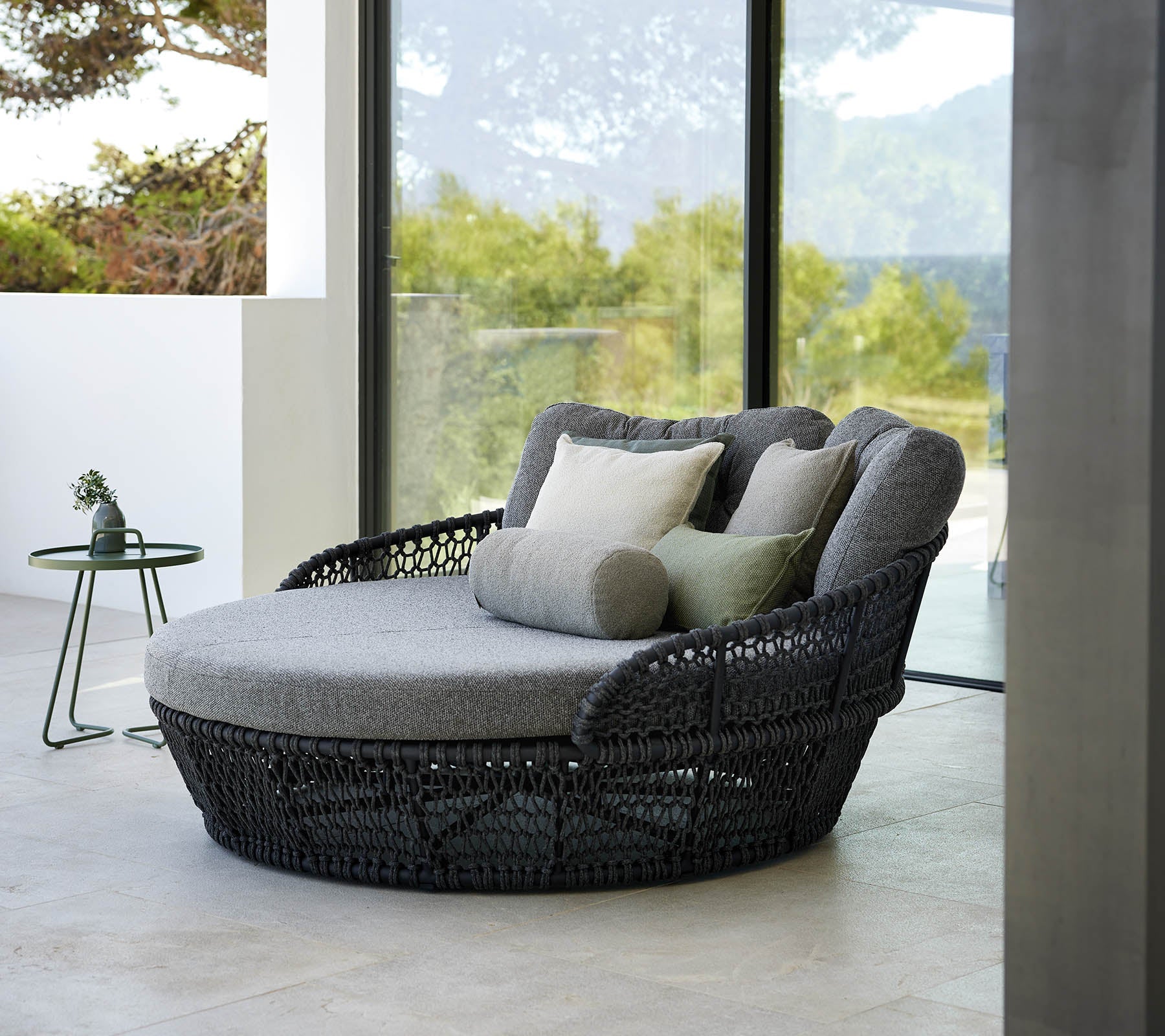Greco Outdoor Poolside Sunbed With Cushion Daybed (Black) Braided & Rope