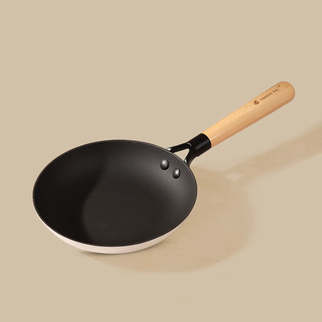 No. 8 Enamel Cast Iron Pan LITE (20cm)