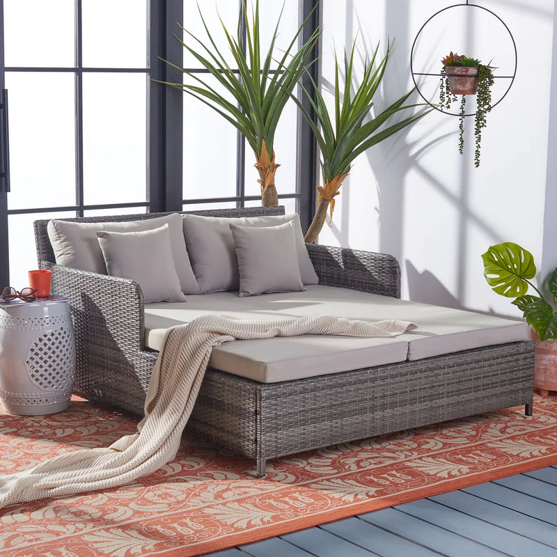 Heper Outdoor Poolside Sunbed With Cushion Daybed