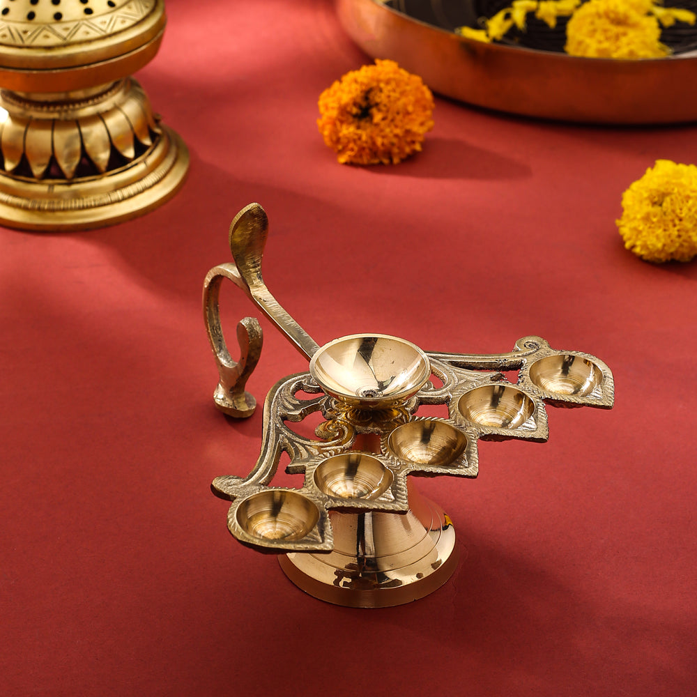 Brass Elegant Panch Aarti With Handle (6.5 Inch)