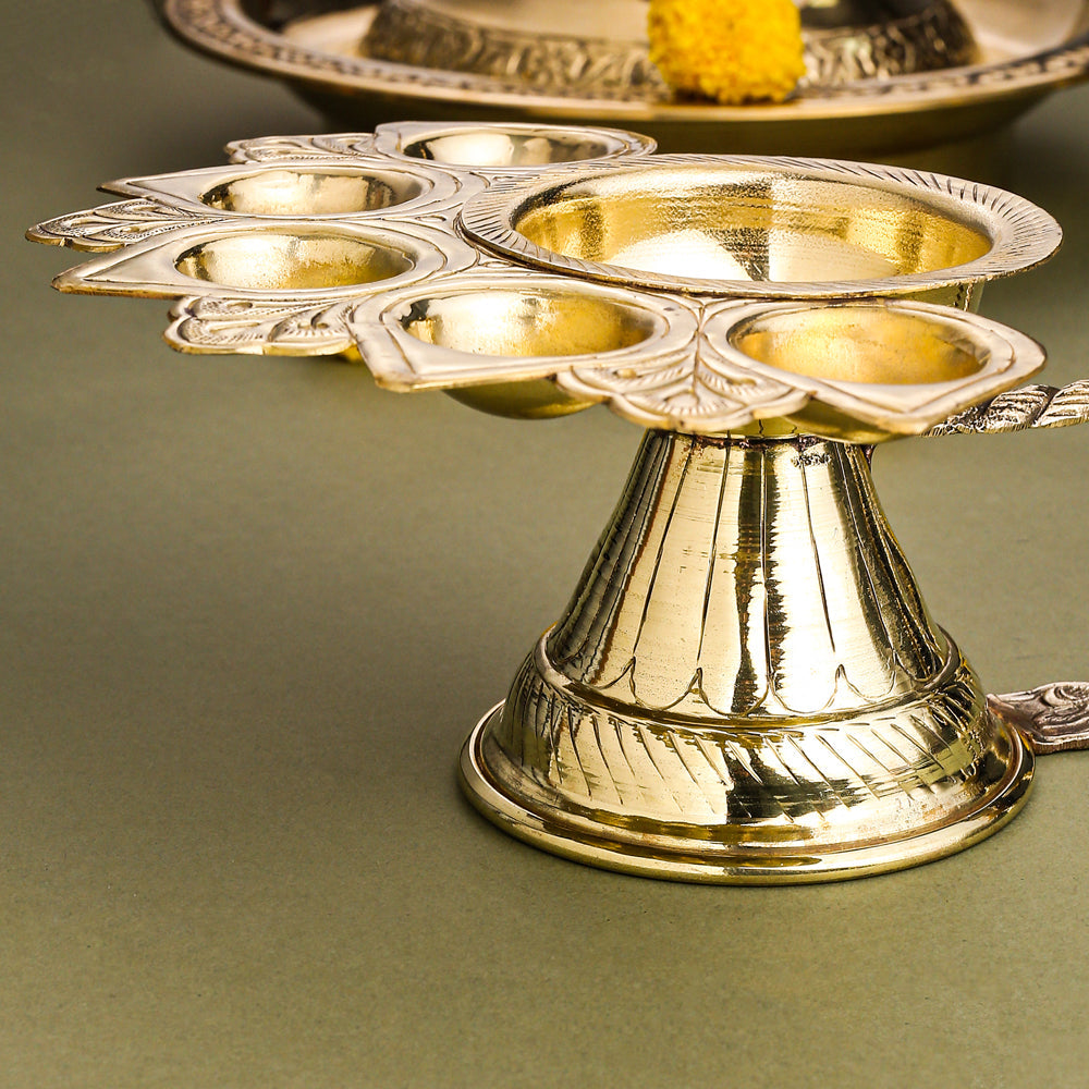 Brass Traditional Aarti With Handle