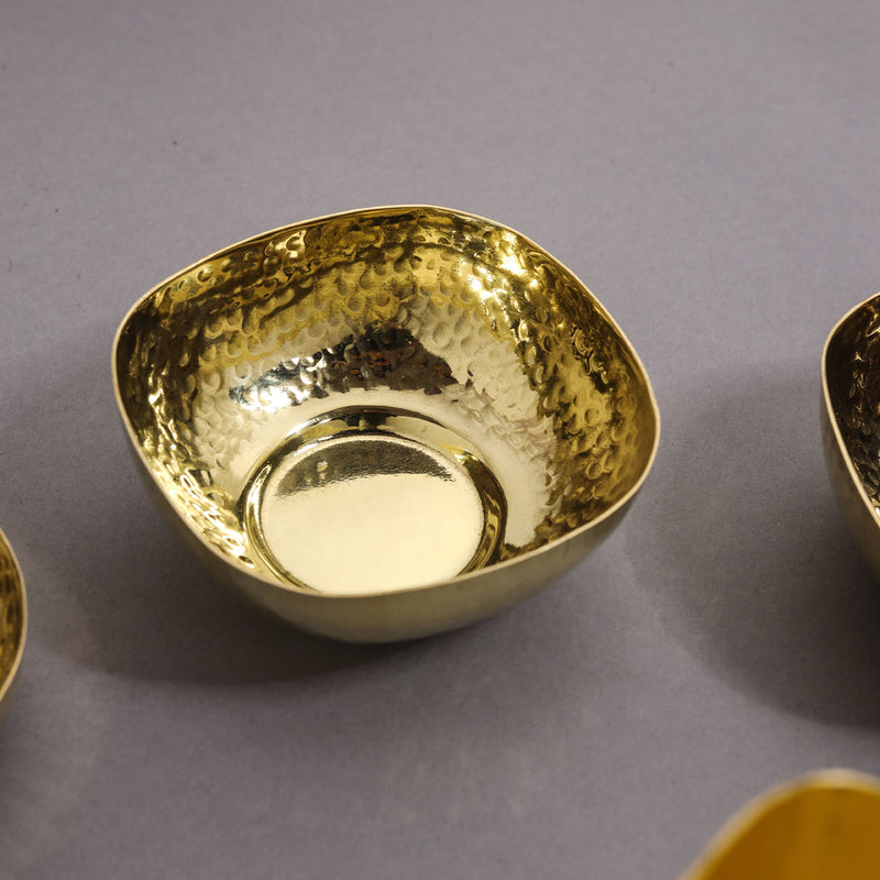 Brass Hammered Square Thali/Dinner Set (1.25 Kg)