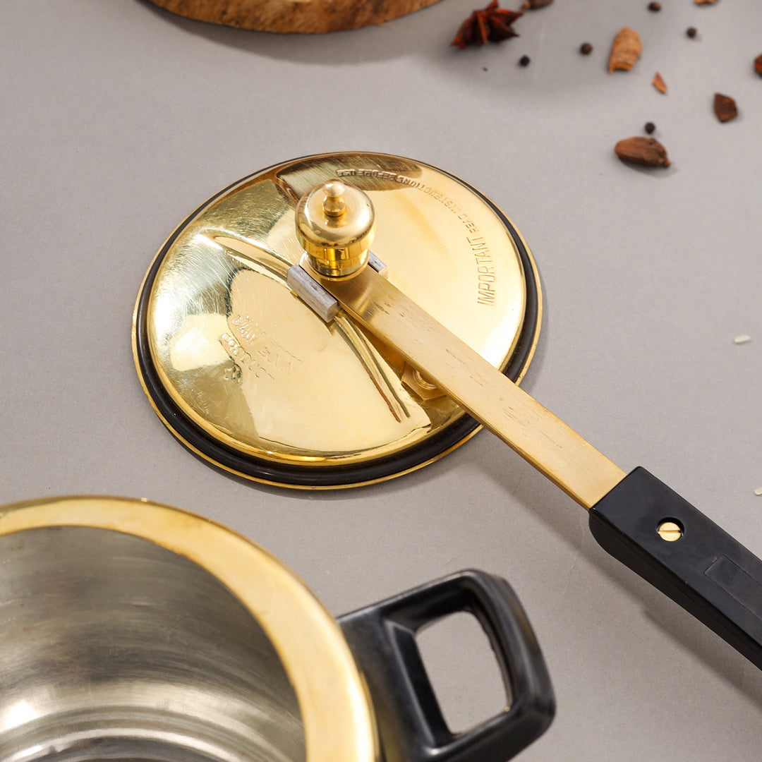 Brass Cooker with Bakelite Handles