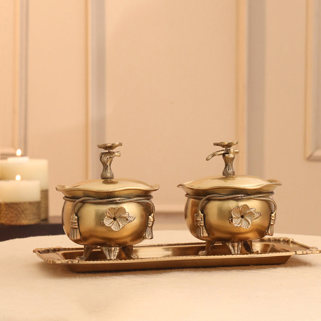 Brass Ribbon 2 Bowl With Lid & Rost 1 Tray