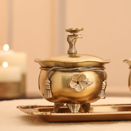 Brass Ribbon 2 Bowl With Lid & Rost 1 Tray