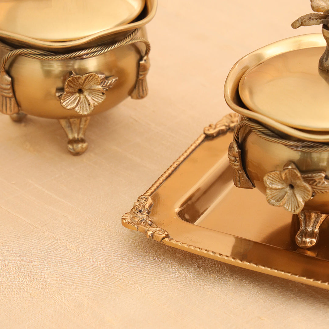 Brass Ribbon 2 Bowl With Lid & Rost 1 Tray