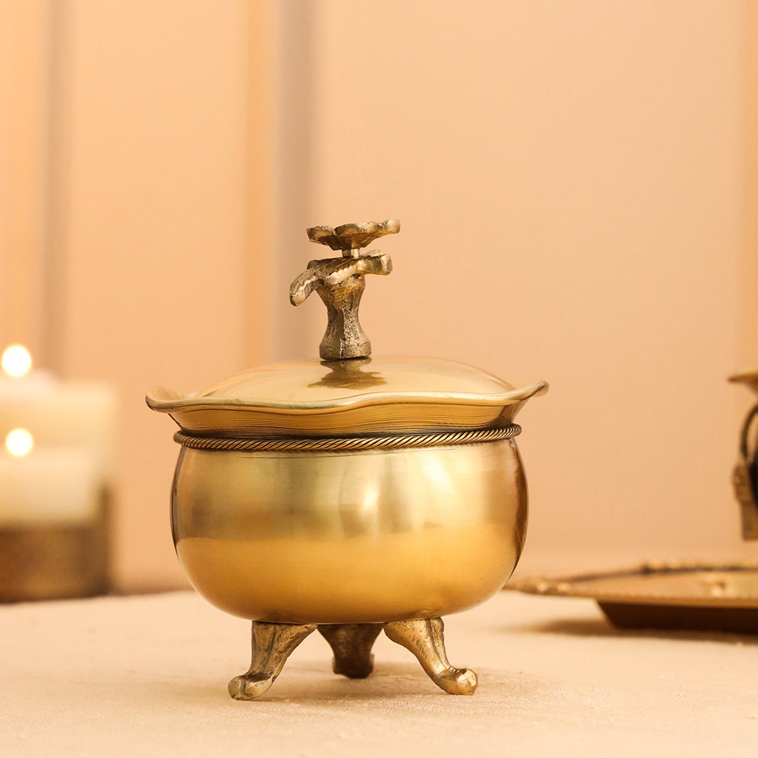 Brass Ribbon 2 Bowl With Lid & Rost 1 Tray