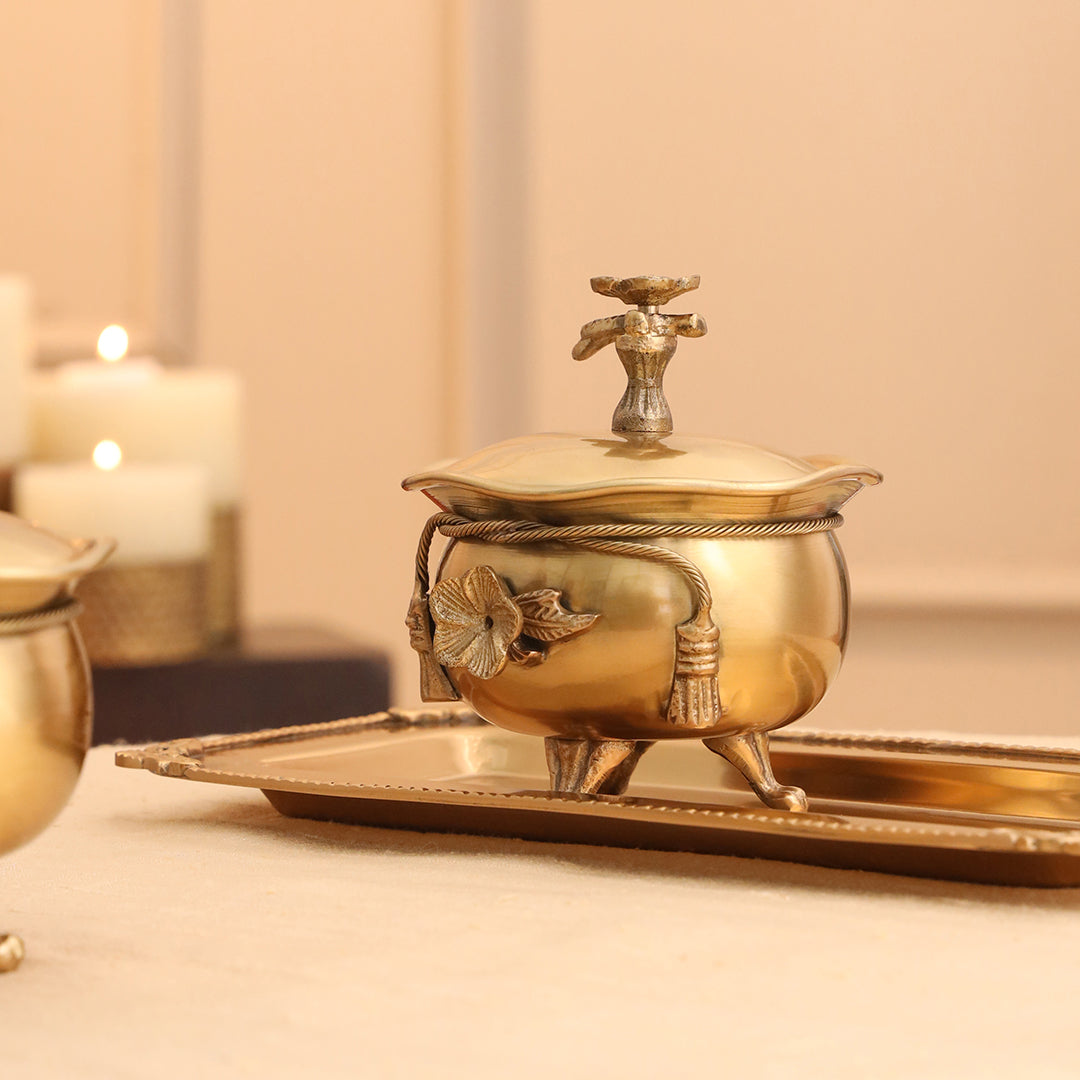 Brass Ribbon 2 Bowl With Lid & Rost 1 Tray