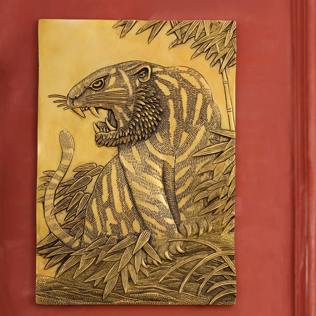 Brass Lion Wall Hanging Plate (11.3 Inch)