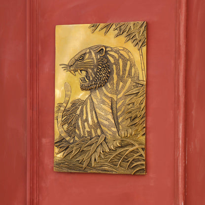 Brass Lion Wall Hanging Plate (11.3 Inch)