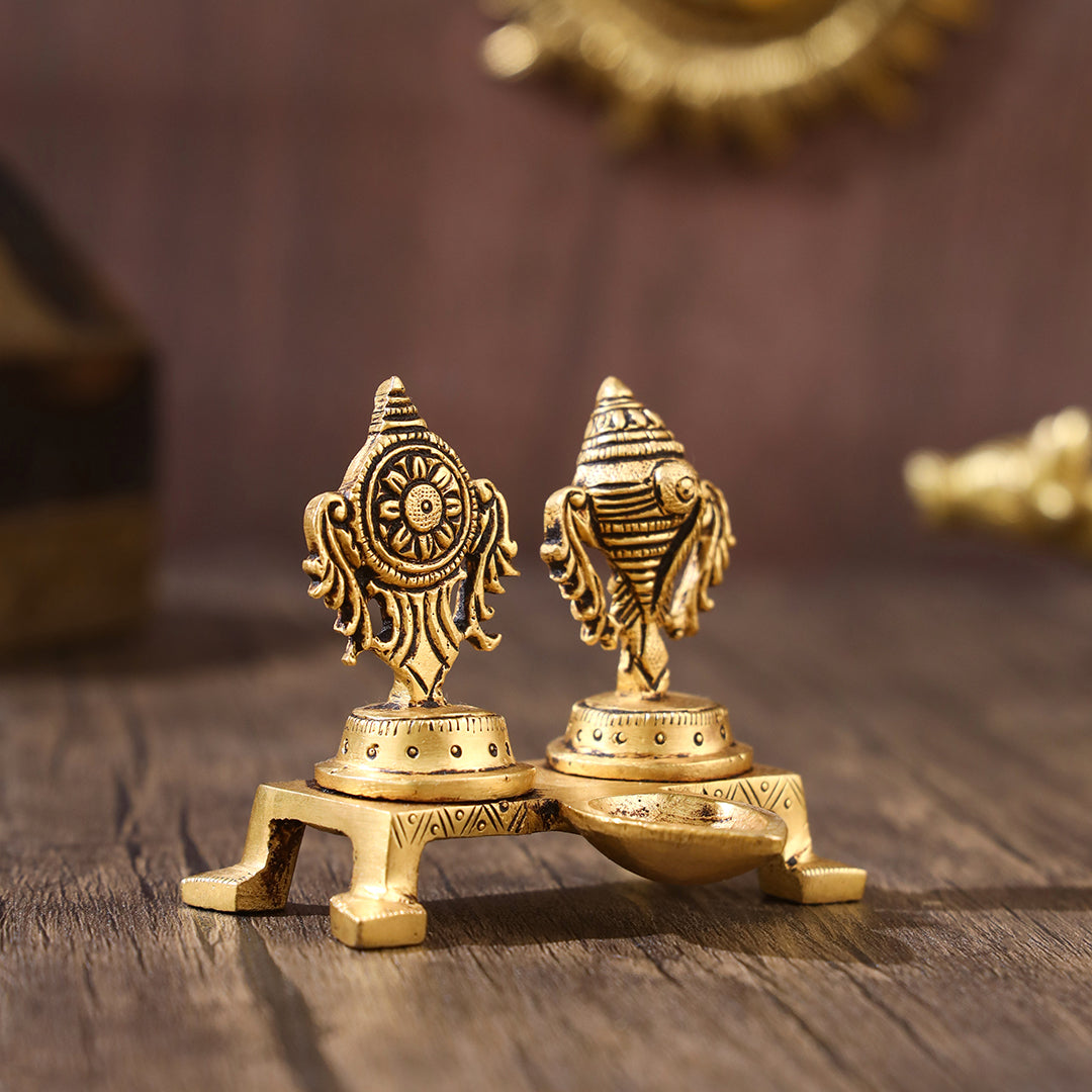 BRASS SHANKH CHAKRA WITH DIYA (3 INCH)