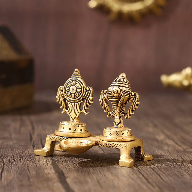 BRASS SHANKH CHAKRA WITH DIYA (3 INCH)