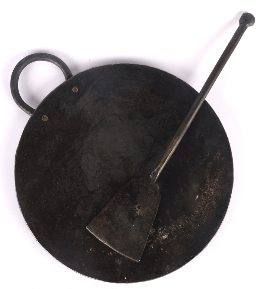 सीज़न्ड आयरन डोसा तवा 10″ और आयरन डोसा टर्नर कॉम्बो