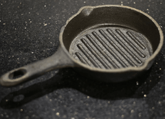 SEASONED CAST IRON MINI GRILL PAN-1