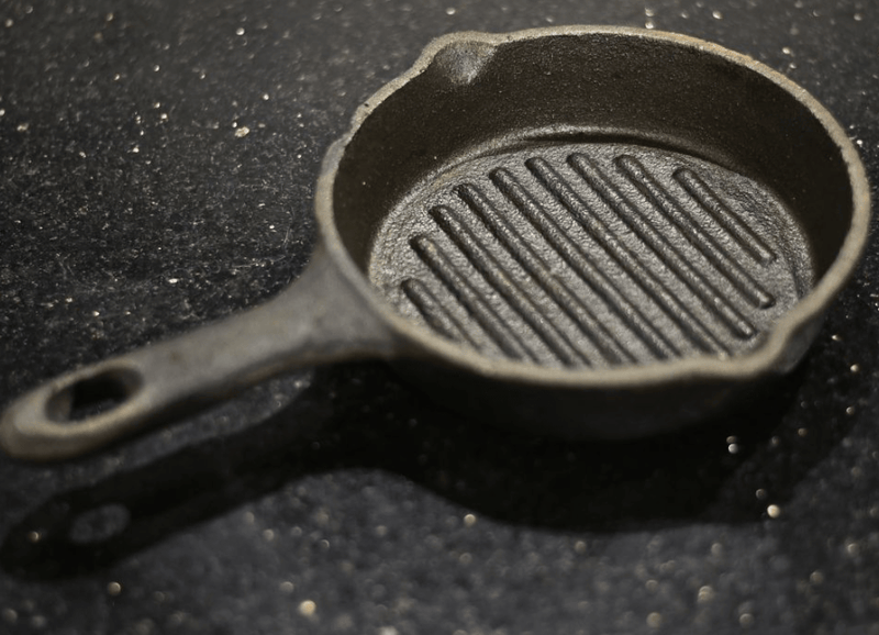 SEASONED CAST IRON MINI GRILL PAN-1