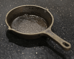 SEASONED CAST IRON MINI SKILLET-1