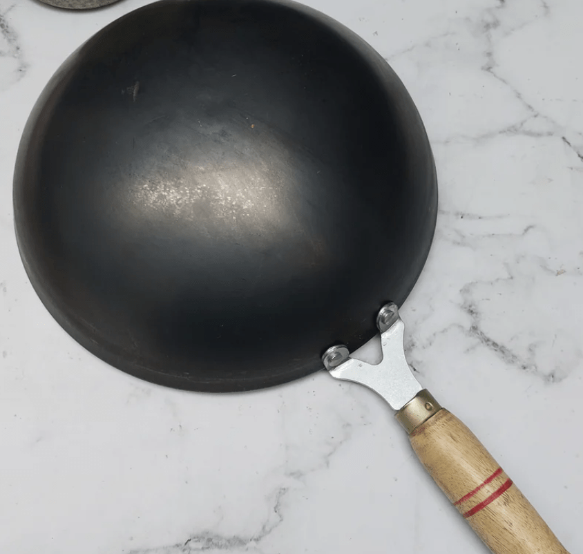 PURE IRON WOK WITH WOODEN HANDLE