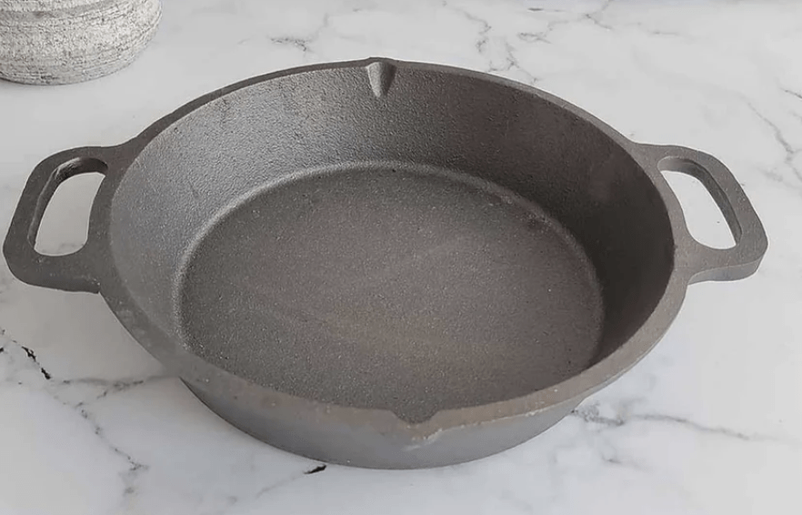 CAST IRON LOOP-ROUND SKILLET, PAN (DUAL HANDLE)