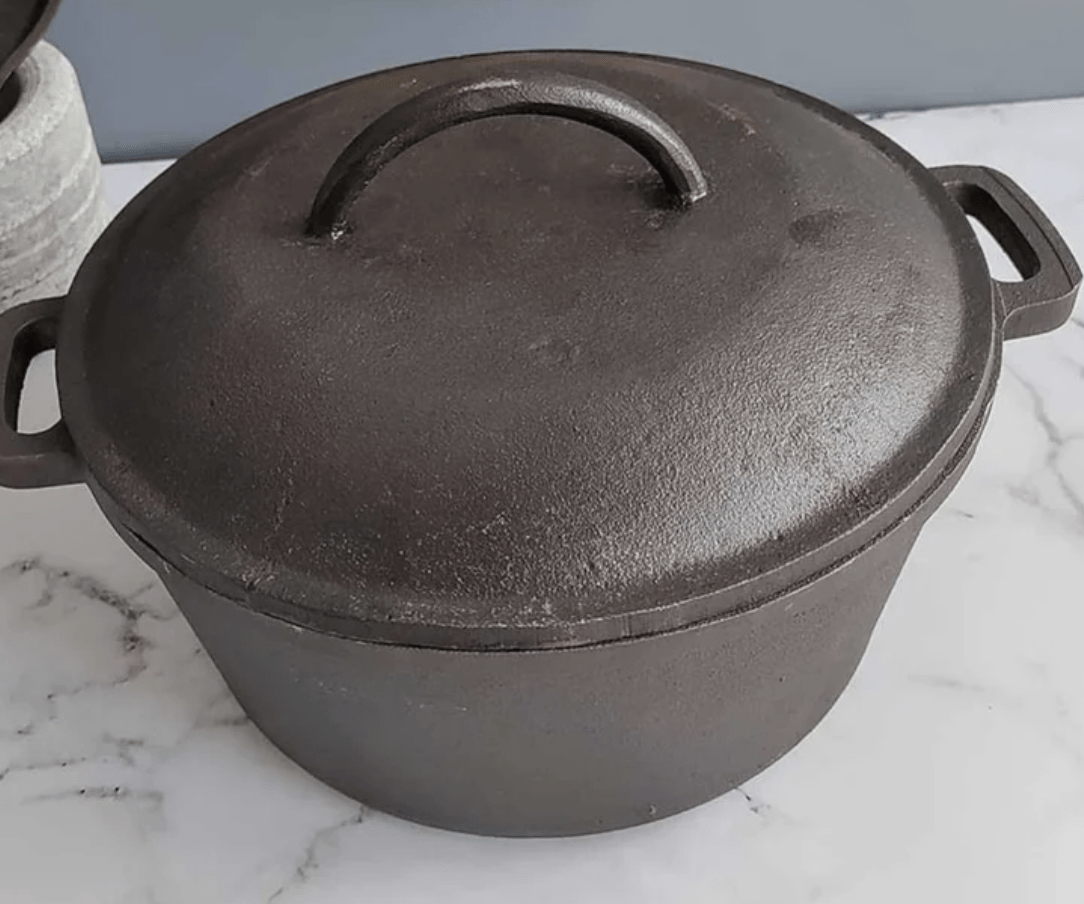 CAST IRON DUTCH OVEN LARGE (5 LTRS CAPACITY)
