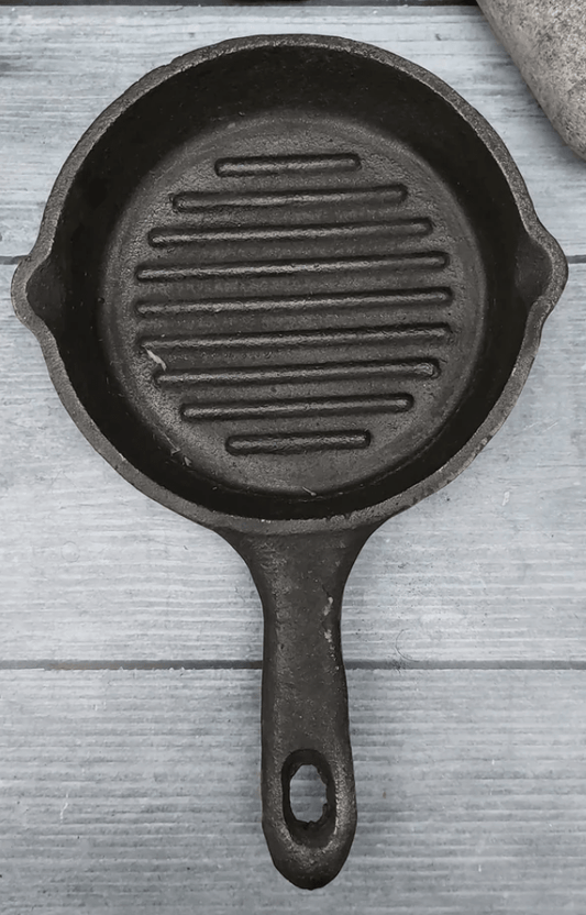 வார்ப்பிரும்பு மினி வட்ட கிரில் பான் (6"/17செ.மீ)