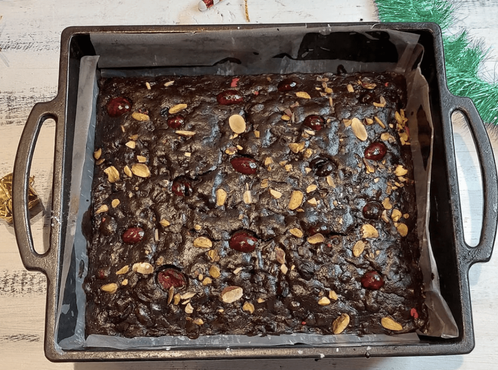 CAST IRON BAKING PAN- CAKE PAN