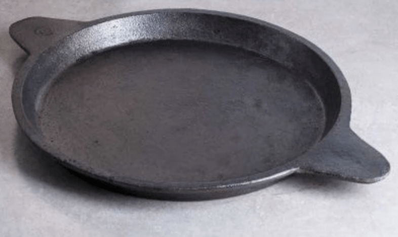 CAST IRON RAISED EDGE PAN -FRY PAN- OMELETTE PAN