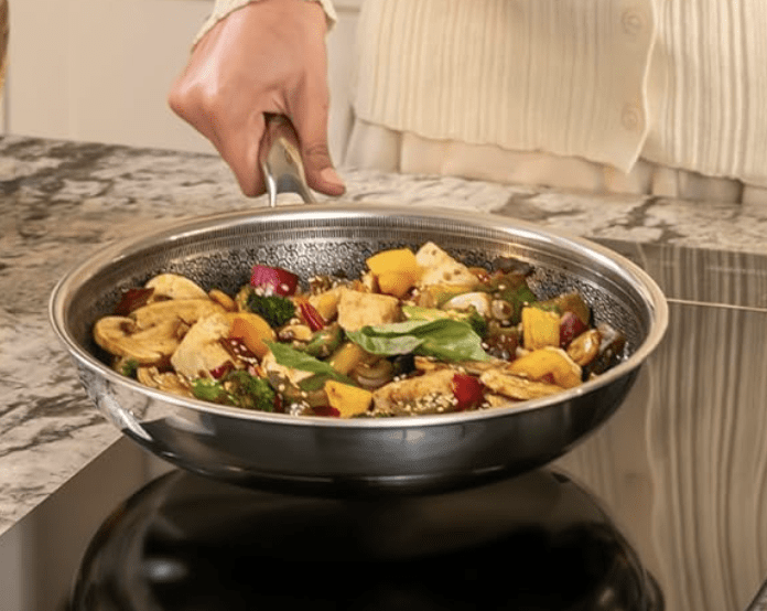 ARTTDINOX Stellar Stainless Steel Triply Frypan with Lid | Frying Pan | Etched nonstick PTFE | Non Stick Pan | Frying Pan Non Stick | Induction & Gas Base | Jindal Stainless, 26cm/2.1Ltr, Silver