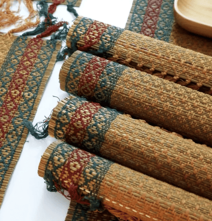 Handmade Dining Table Mats and Table Runner in Rust and Green (Set of 6/4) | Eco Friendly Tableware Sustainably Handwoven from Natural Grass