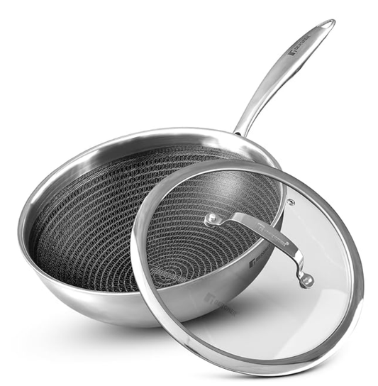 Bergner Hitech Triply Non-Stick 28 cm Wok with Glass Lid, 4.5 L Capacity Wok with Non-Stick Mesh Pattern Inside, Rivetless Handles, Metal Spatula Friendly, Induction Bottom and Gas Stove Ready