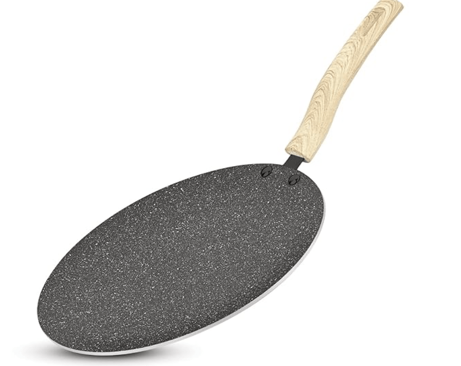 बर्गनर अर्थ ब्लैक नॉन-स्टिक 26 सेमी अवतल तवा, लकड़ी की फिनिश वाला मुलायम स्पर्श वाला हैंडल, 3 मिमी मोटाई, कम तेल खपत, समान ताप वितरण, सफ़ेद संगमरमर का छींटा, इंडक्शन बॉटम और गैस रेडी 